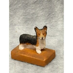 VTG Unbranded Corgi Figurine Very Small Tricolor Miniature Dog Statue on a Base